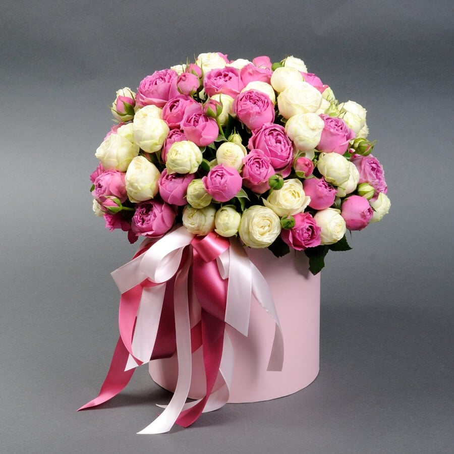 White and Pink Peony Spray Roses Box